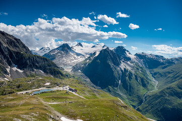 Fototapeta na wymiar Nufenenpass with Griesgletscher, Bättelmatthorn, Rothorn and Blinnenhorn on in the Valais Alps