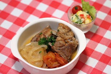 スペアリブのビネガー煮とポテトサラダ