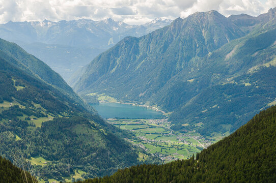 Poschiavo, Puschlav, Val Poschiavo, Lago di Poschiavo, Alpen, Wanderweg, Berninapass, Berninaexpress, Tirano, Sommer, Schweiz