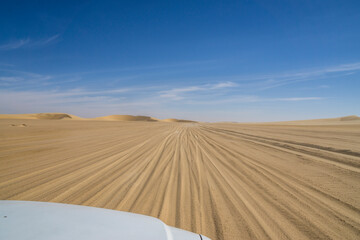 Fototapeta na wymiar Main road in the sahara desert, Chad