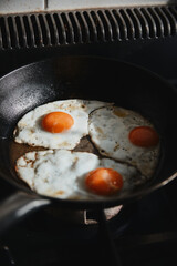 Spiegeleier Foodie, Eier in der Pfanne für Foodblog und Speisekarte