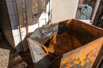Container mit Maische Apfel