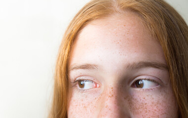 Naklejka premium redhead girl eyes