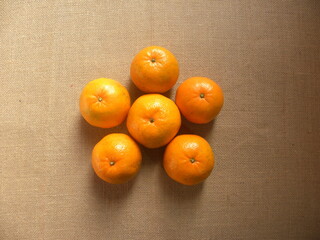 Ripe whole Kinnow mandarin hybrid Orange fruits © Maneesh
