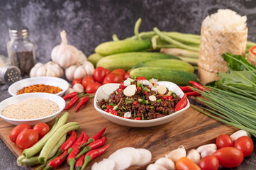 Spicy minced meat, made from raw meat.