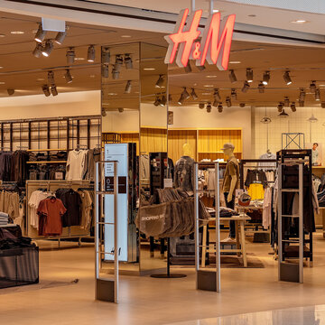 Brisbane, Queensland, Australia - March 2020:   H & M Store At Westfield Garden City Shopping Centre