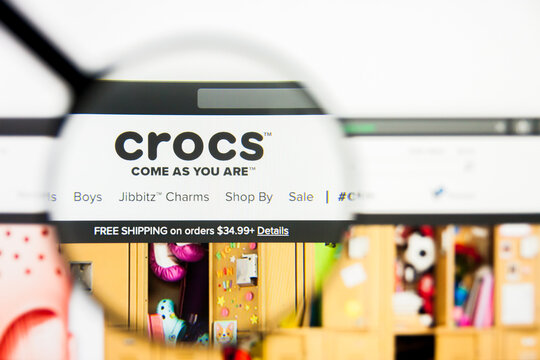 Richmond, Virginia, USA - 7 August 2019: Illustrative Editorial Of Crocs Inc Website Homepage. Crocs Inc Logo Visible On Display Screen.