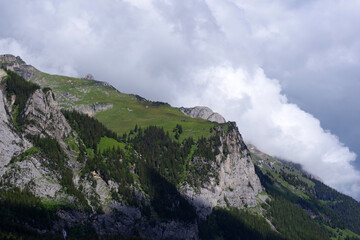 Fototapeta na wymiar Randonnée dans les montagnes suisses