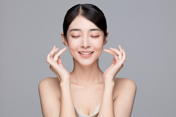 A beautiful young asian woman  © Mengxiangwei