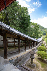 Fototapeta premium 吉備津神社 全長360mの廻廊 -桃太郎伝説ゆかりの神社-