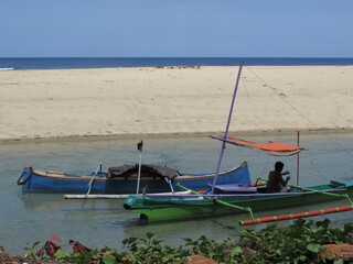 Photo of a fishing boat that is docked