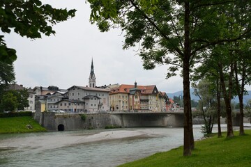 Bad Tölz mit Isar Brücke, eine Stadt in Bayern, Deutschland