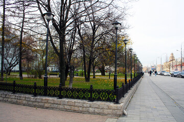 Fototapeta premium A park in autumn in the center of Moscow
