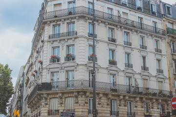 Fototapeta na wymiar building in paris france