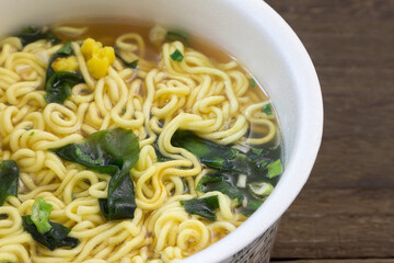 インスタントラーメン 