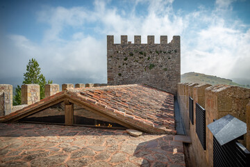 Castillo defensivo de la edad media  de Argueso en Cantabria España Europa