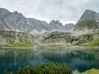 Obraz na płótnie Canvas Seebensee and Drachensee near Ehrwald in Tyrol