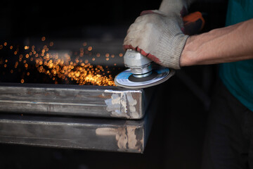 Work with a grinder for metal.