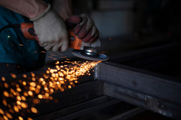 Work with a grinder for metal.