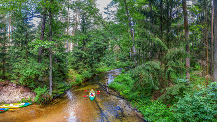 Spływ kajaków po rzece Marózka na Mazurach
