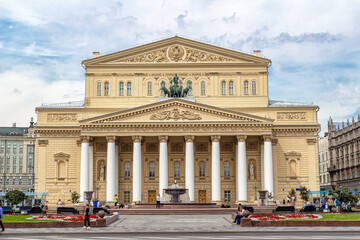 Fototapeta na wymiar Main facade of the Bolshoi theater in Moscow