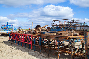 Overhaul of gas wells, coiled tubing installation