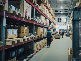 equipment and parts for the oil industry. catches and flans.