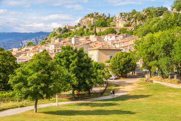 Obraz premium Aiguines village next to Verdon Gorge (Gorges du Verdon) in the Provence-Alpes-Côte d'Azur region in southeastern France.