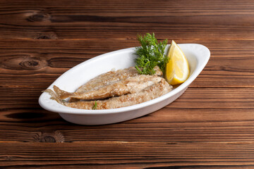 Fried fish with lemon