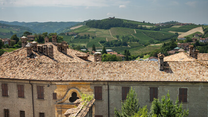 Fototapeta na wymiar View on the Western Langhe from Neive, Piedmont - Italy