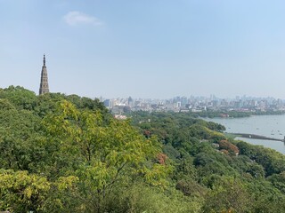 Forêt et lac à Hanghzou, Chine	