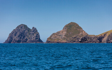 Fototapeta na wymiar Rock Island in Bay of Islands, New Zealand