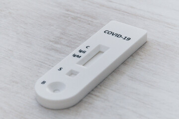 Quick test or diagnostic test to detect Covid-19 or SARS-CoV-2 in humans. Detects igg and igm by obtaining antibodies.