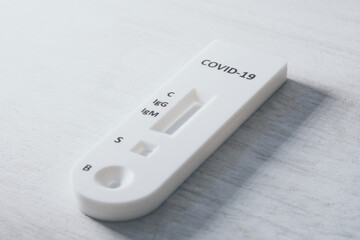 Quick test or diagnostic test to detect Covid-19 or SARS-CoV-2 in humans. Detects igg and igm by obtaining antibodies.