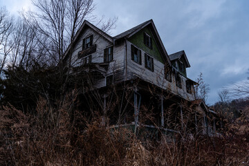 Abandoned & Derelict Boarding House - Catskill Mountains, New York