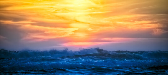 Obraz na płótnie Canvas Wild Sunset