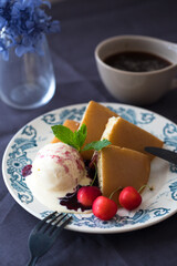 レモンとクリームチーズのクグロフケーキ