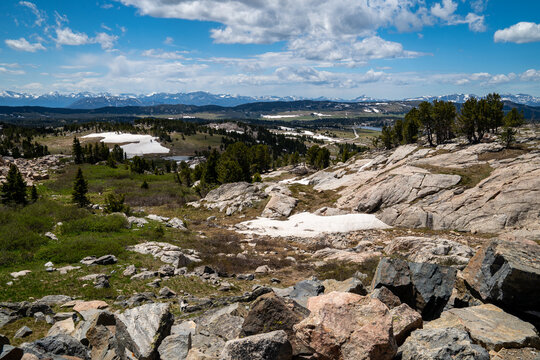 Tundra scenery and alpine lake along the Beartooth Highway in Montana and Wyoming