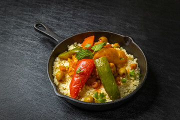 タジン鍋と北アフリカ料理　Moroccan clay pot