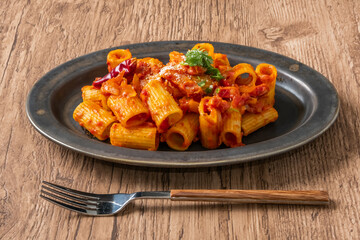 イタリアン トマトと塩漬け肉のパスタ　　 Spaghetti All'Amatriciana