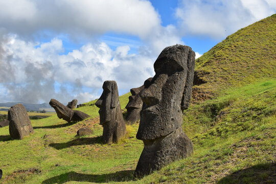 Moais en Isla de Pascua, Chile