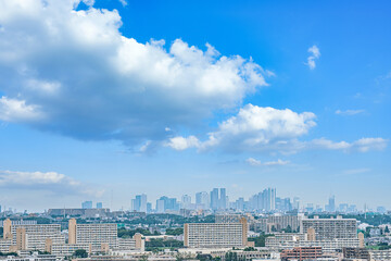 Fototapeta premium 【都市イメージ】俯瞰で見る住宅街とビル群