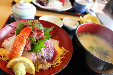 海鮮丼　定食