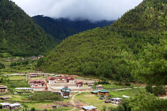 Lhakhang Karpo 2