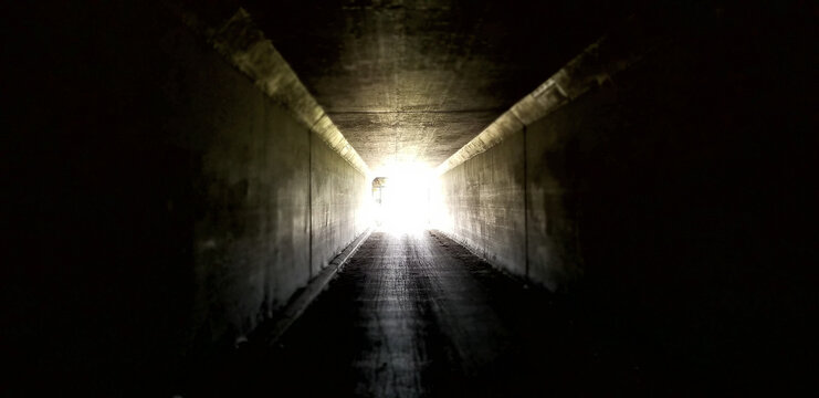 Fototapeta light in the tunnel