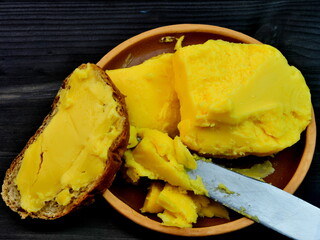 sliced pumpkin on a wooden board