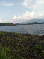 Obraz premium lake and mountains