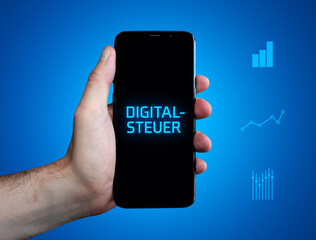 Digitalsteuer. Hand hält Telefon (Handy). Wort auf Display. Diagramme auf Hintergrund blau. Business