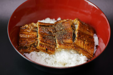 スタミナ抜群、鰻丼