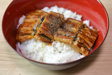 スタミナ抜群、鰻丼